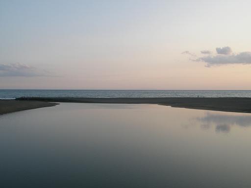 花水川と相模湾