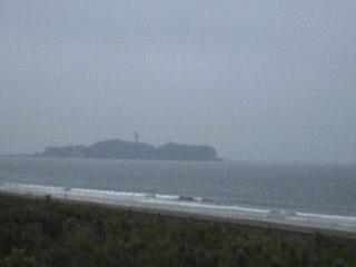 雨の江の島