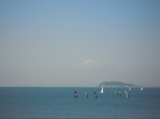 江ノ島と富士山