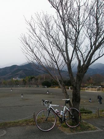 山は雪。