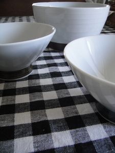お茶碗と大きめの器。