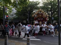 山車の巡行