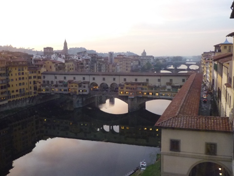 昼のヴェッキオ橋.JPG