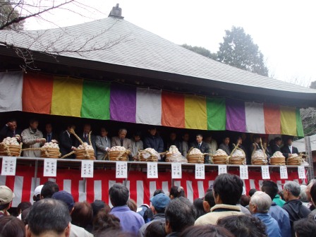 090222餅投げ 004.jpg