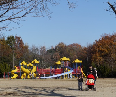 小幡緑地 014すべり台.jpg