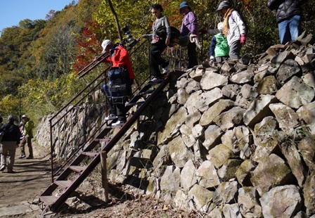 トンネル59最後の階段.jpg