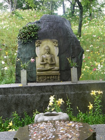 a可睡ゆりの園 36仏.jpg