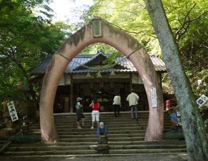 a桃太郎 007神社.jpg