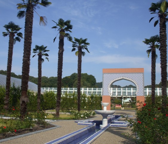 ポッポ 00西ゲ モロッコロイヤルローズガーデン.jpg