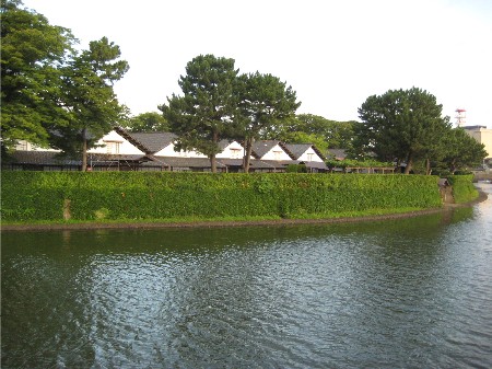 新井田川