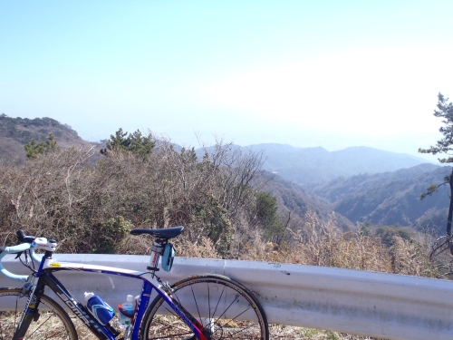 大阪湾もかすんで見えない