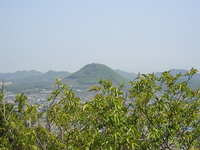 嶽山