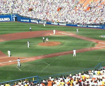 松本人志の始球式 @横浜スタジアム | サラリーマン吟遊詩人への道 