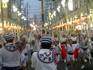 阿波おどり。