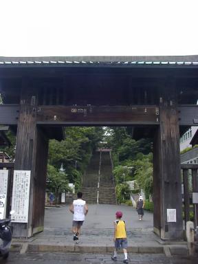 honmonji-gate.JPG