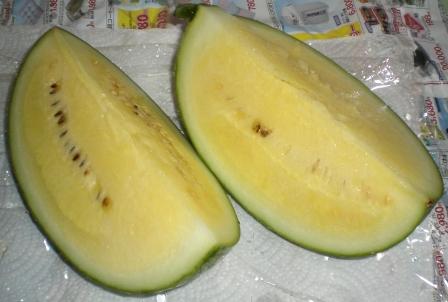 小玉スイカ（黄）　７月２７日２