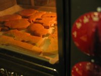 クッキー焼いてます
