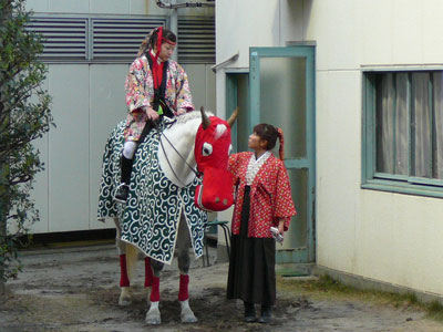 正月開催の川崎競馬場の誘導馬