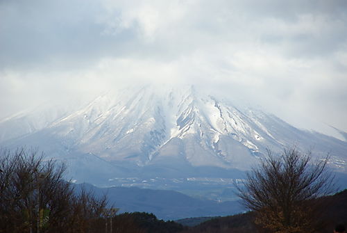 盛岡競馬場から見た岩手山