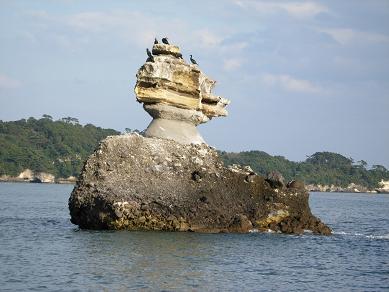 遊覧船から見た仁王島