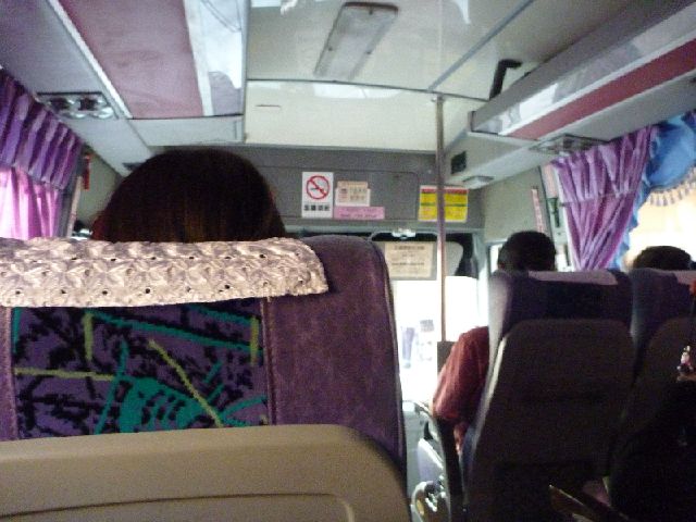 2009.9.19pm17:08　地元仕様のバス