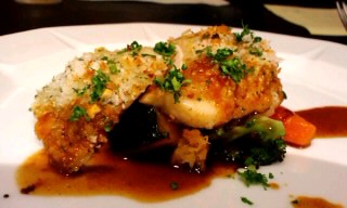 若鶏のマスタードパン粉焼　仔牛のソース