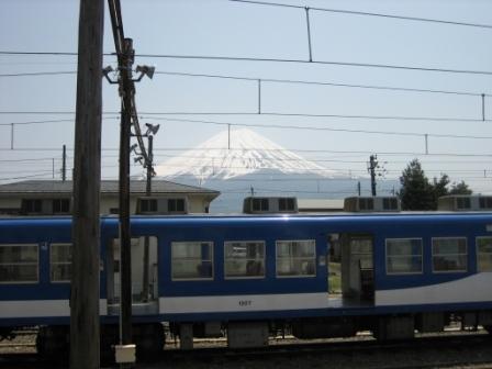 電車から富士山を望む.jpg