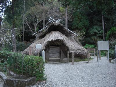 竪穴式住居