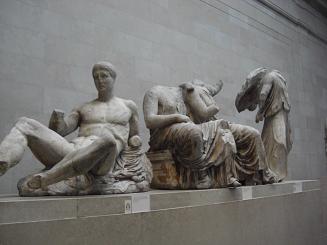 パルテノン神殿・左