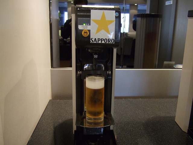 NRTラウンジビールサーバー