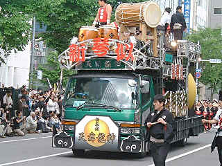 YOSAKOIソーランの先導車です。