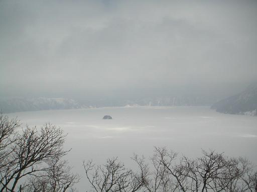 凍りついた摩周湖