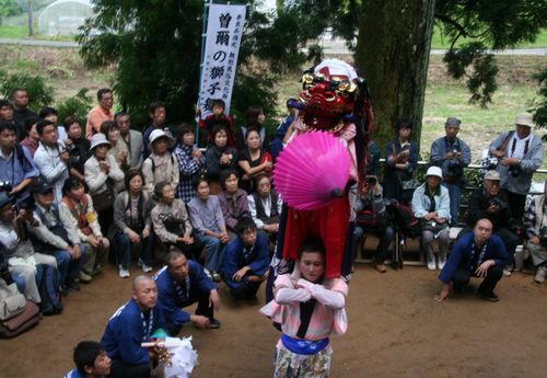 101010曽爾村門撲神社接ぎ獅子花魁道中