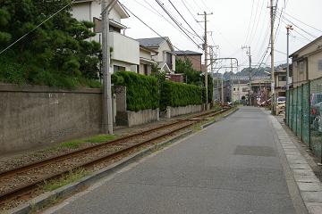 道と線路.JPG