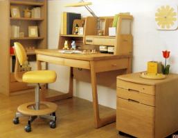 かりもく学習机　アリア