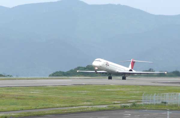 JAL1384便テイクオフ_2