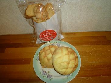 メロンパンとラスク.JPG