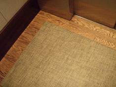 エレベーター内の床