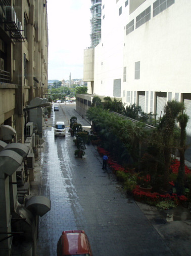 レストランやお食事処もみたけれどなんか違うのであっちに戻る