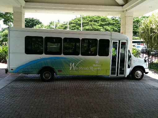 ホテル専用シャトルバスは1人片道10$だっけか!?