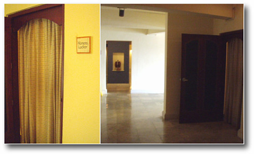 女子ロッカー＆シャワールーム入り口・男子は奥