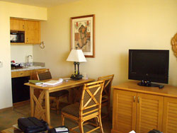 ウェットバーとテーブルまわり