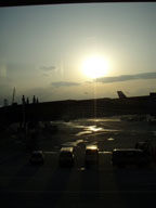 左には夕日～
