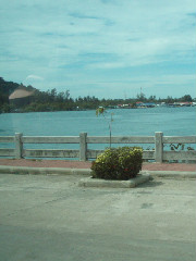 向かい側が Koh Lanta Yai です