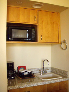 下段に冷蔵庫・上段に電子レンジ