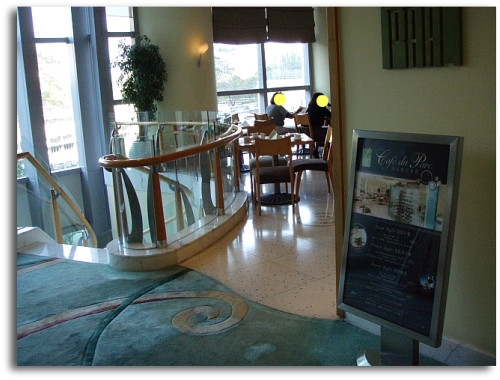 Hotel フロントの上の階 Caf? du Parcで朝食♪