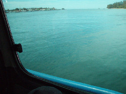 10分もかからないので車の中にいます