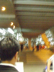 21:23 車へ向います