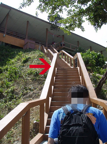 足プルプル階段