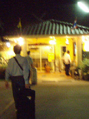 フロント楝からお隣へ